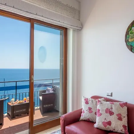 Lily House Apartment